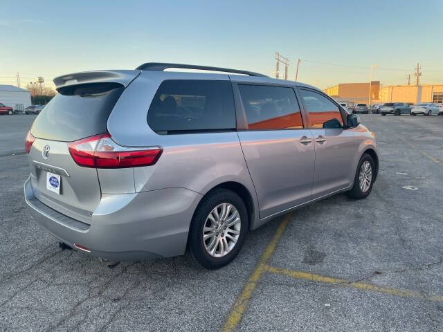 2015 Toyota Sienna