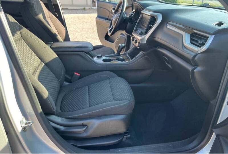 2018 GMC Acadia SLE-2