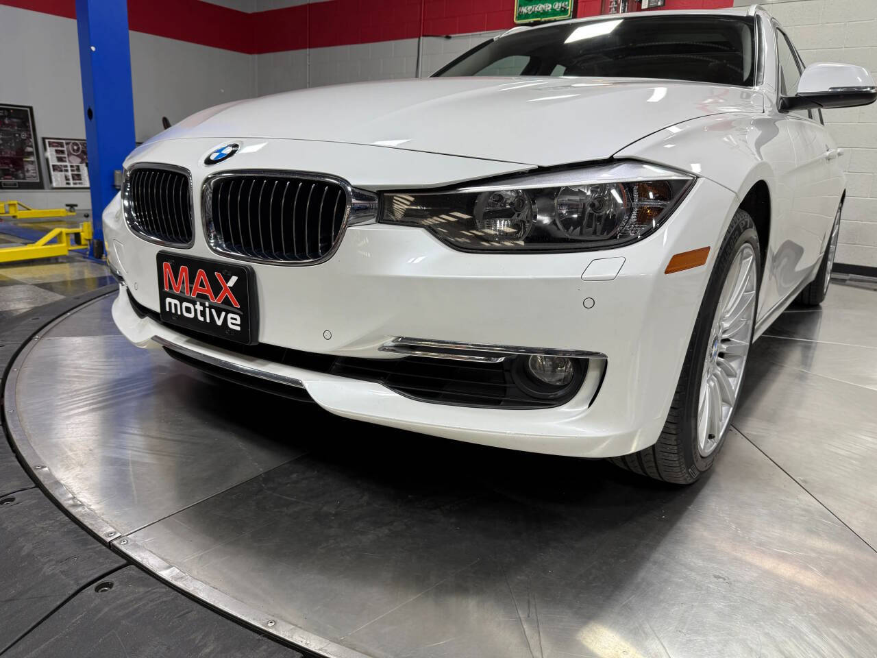 2014 BMW 3 Series 24
