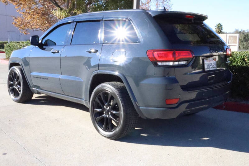 2017 Jeep Grand Cherokee Altitude