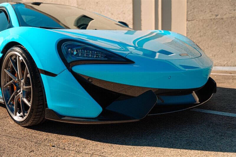 2017 McLaren 570GT