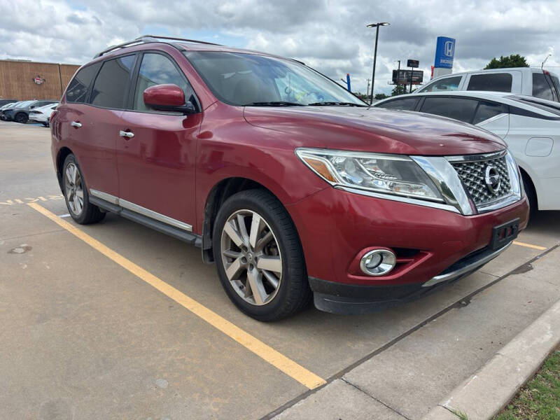 2016 Nissan Pathfinder Platinum 2WD's photo