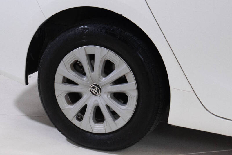 2019 Toyota Prius L Eco