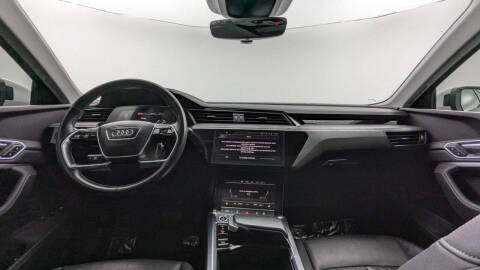 2021 Audi e-tron quattro Premium