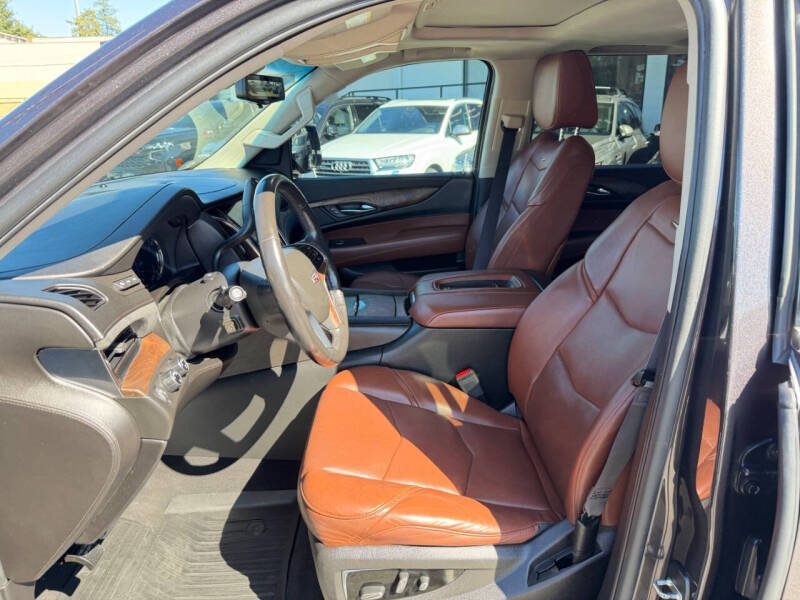 2017 Cadillac Escalade ESV Luxury