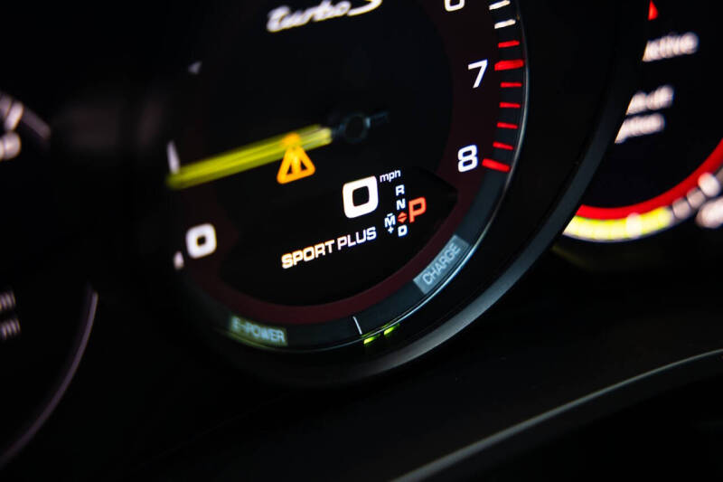 2022 Porsche Cayenne Turbo S E-Hybrid Coupe