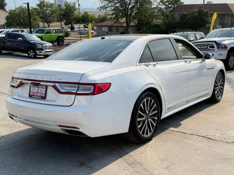 2017 Lincoln Continental Select