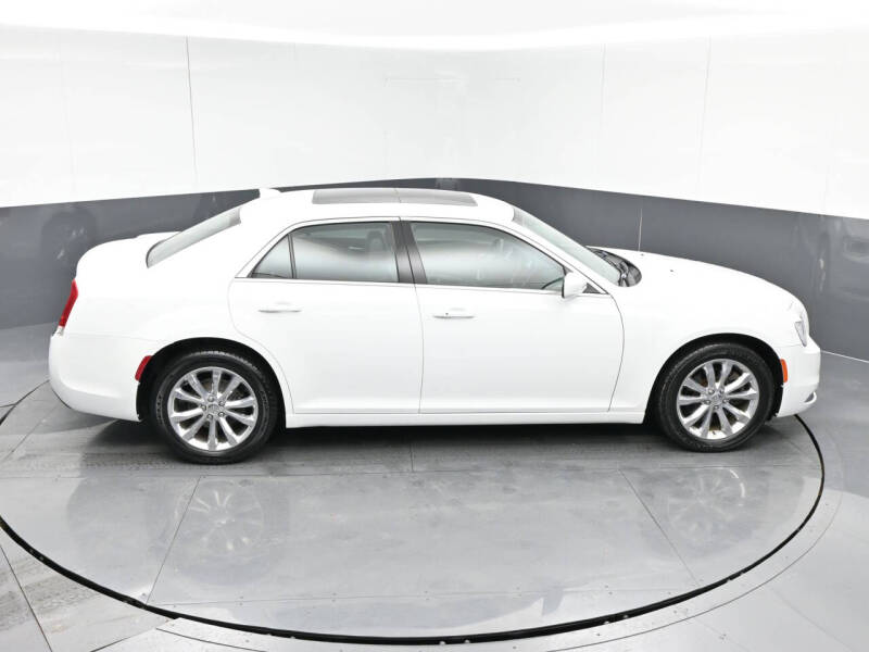 2017 Chrysler 300 Limited