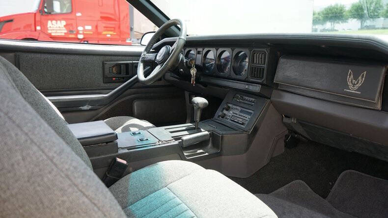 1984 Pontiac Firebird SE
