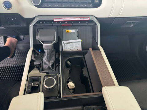 2024 Toyota Tundra Capstone HV