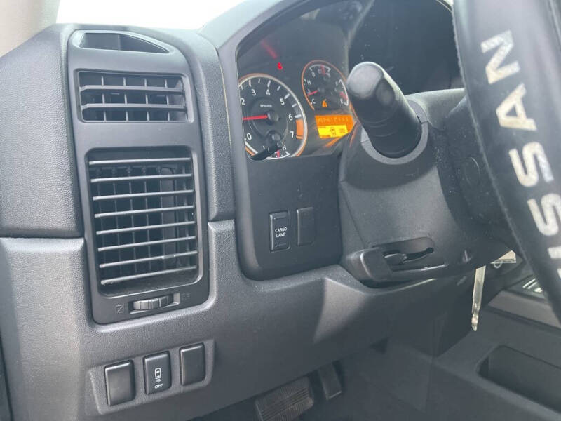 2012 Nissan Titan SV