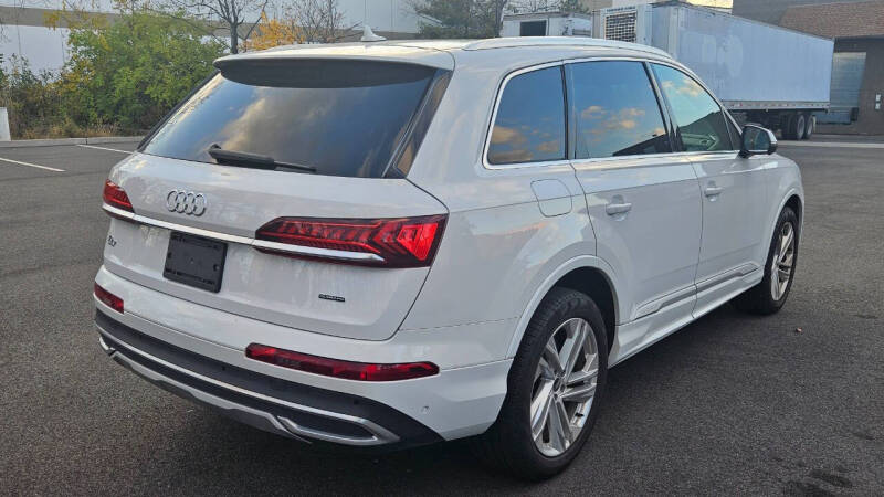 2022 Audi Q7 quattro Premium Plus 55 TFSI