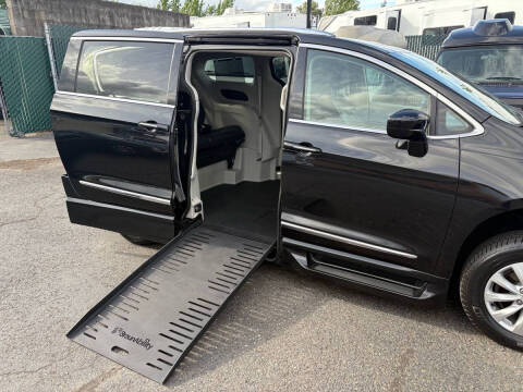2018 Chrysler Pacifica Touring L