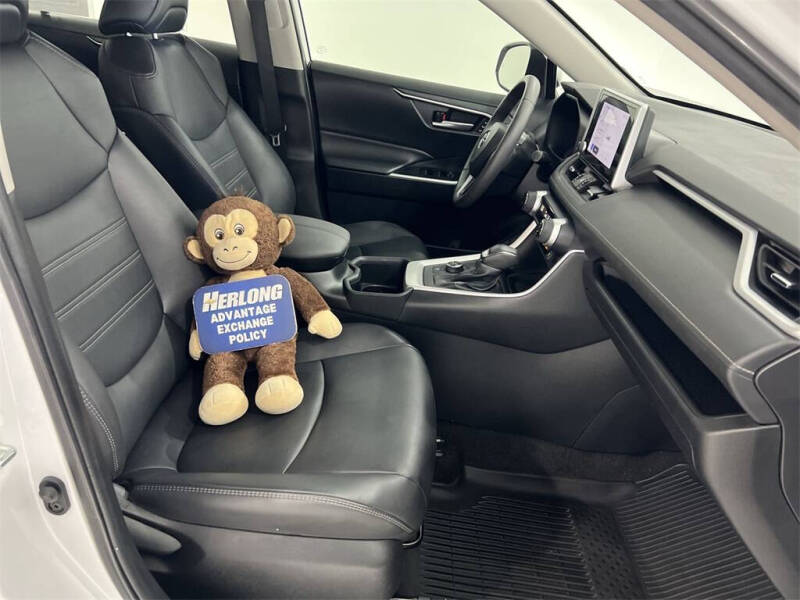 2023 Toyota RAV4 Hybrid XLE Premium