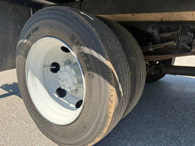 2017 Mitsubishi Fuso FE180