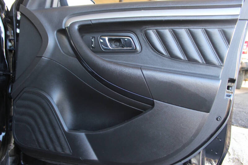 2017 Ford Taurus SEL