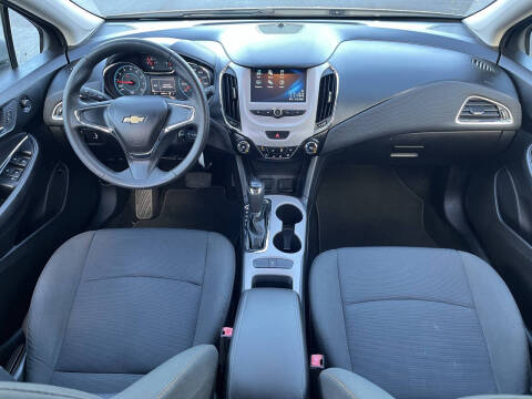 2017 Chevrolet Cruze LS Auto