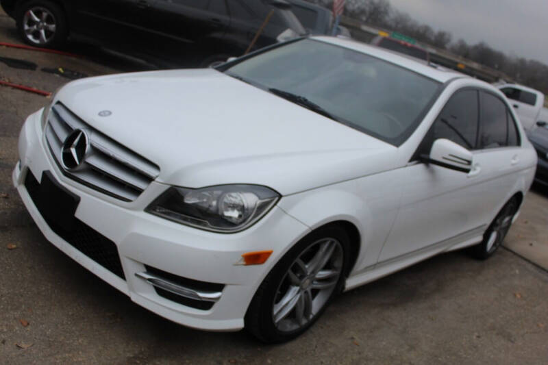 2013 Mercedes-Benz C-Class C250 Sport photo 3