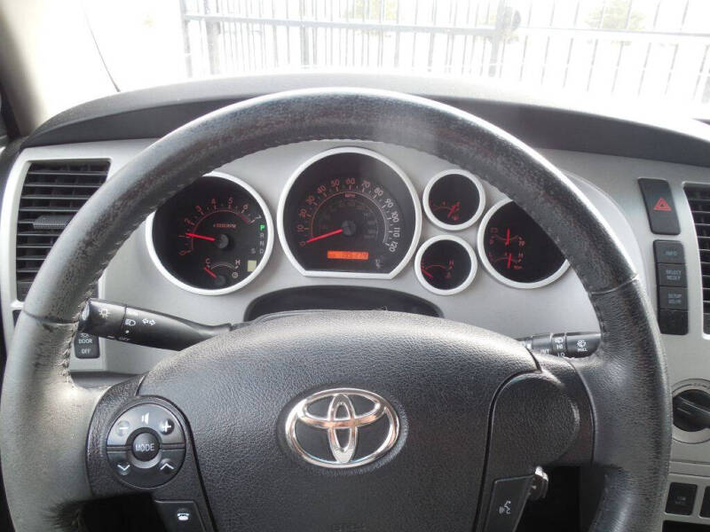 2008 Toyota Sequoia SR5
