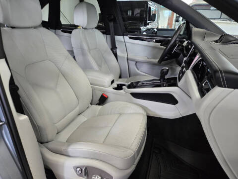 2023 Porsche Macan S