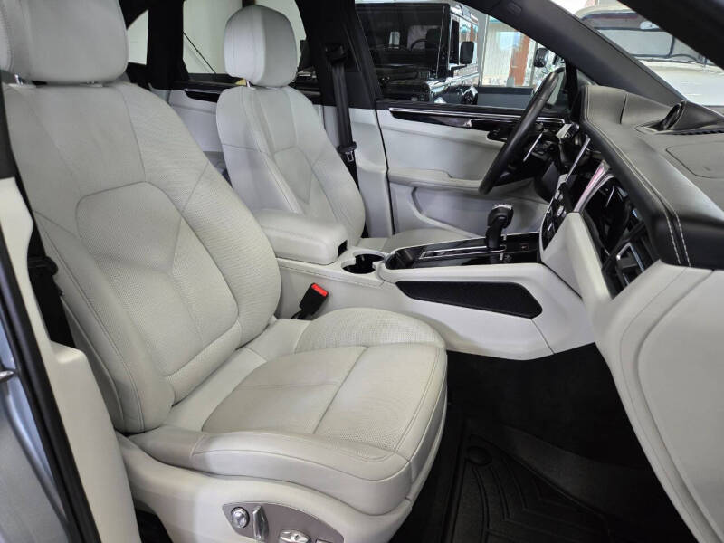 2023 Porsche Macan S