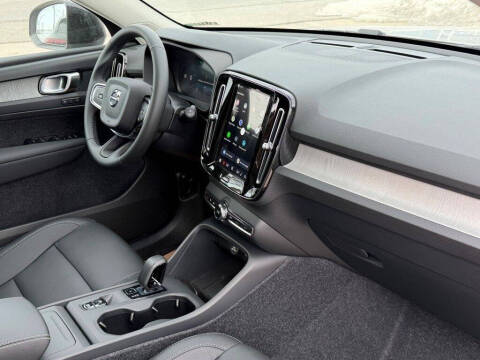 2026 Volvo XC40 B5 Core