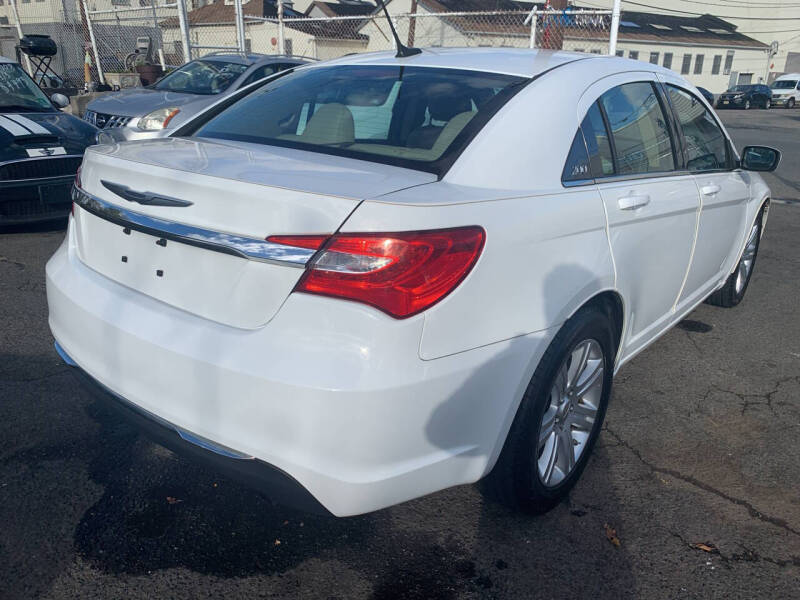 2013 Chrysler 200 Touring