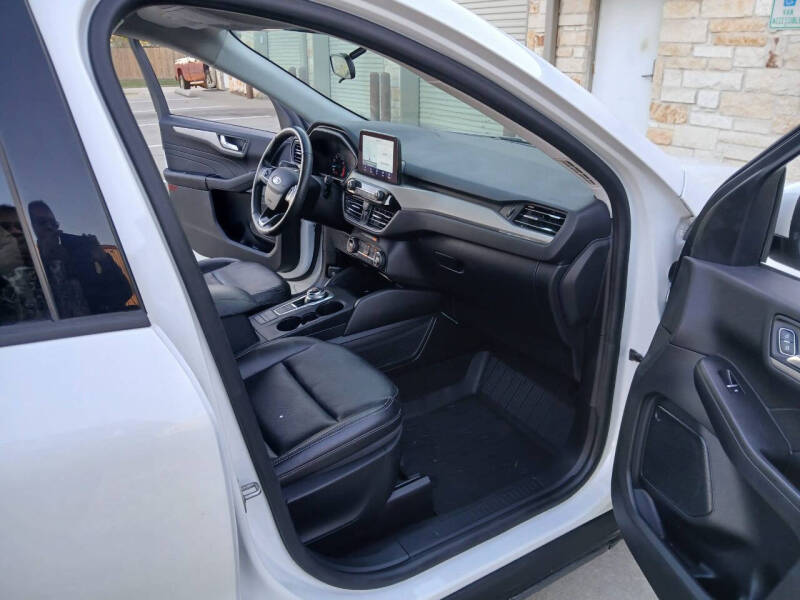 2021 Ford Escape SEL