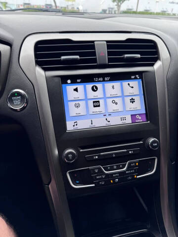 2017 Ford Fusion SE