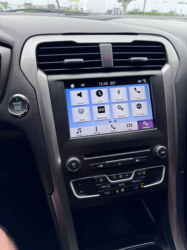 2017 Ford Fusion SE