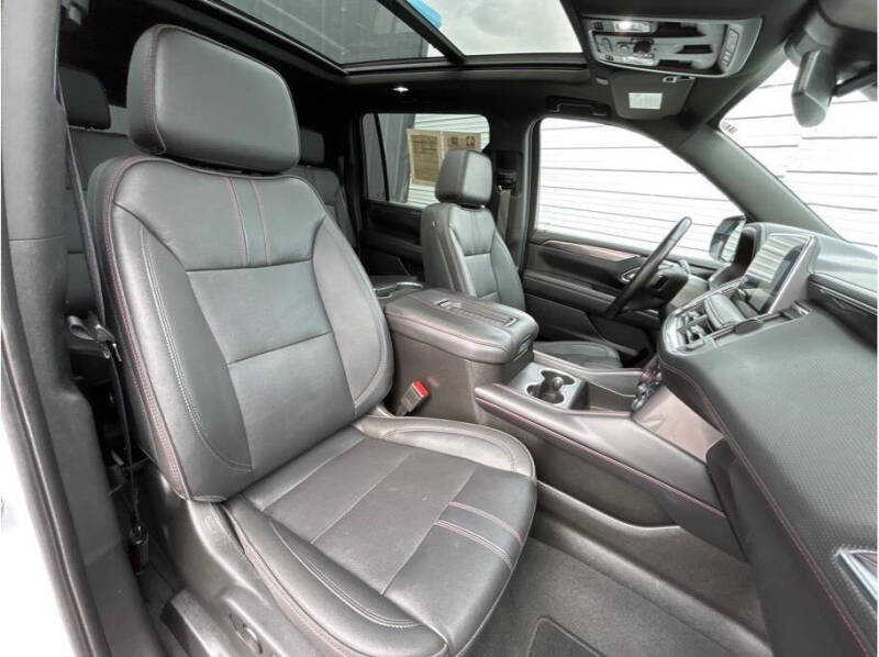 2023 Chevrolet Suburban RST