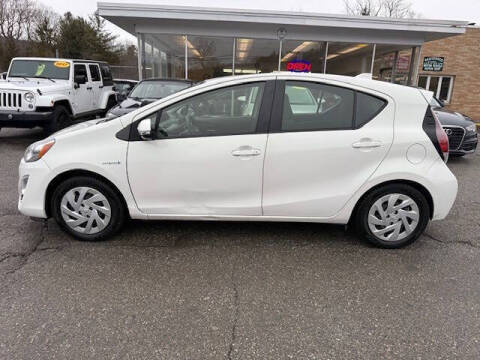 2016 Toyota Prius c Two