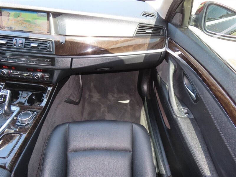 2016 BMW 5 Series 528i