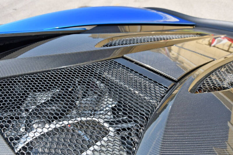 2016 McLaren 570S Base photo 25