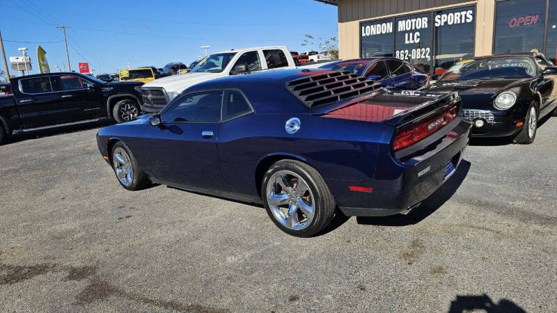 2013 Dodge Challenger SXT Plus