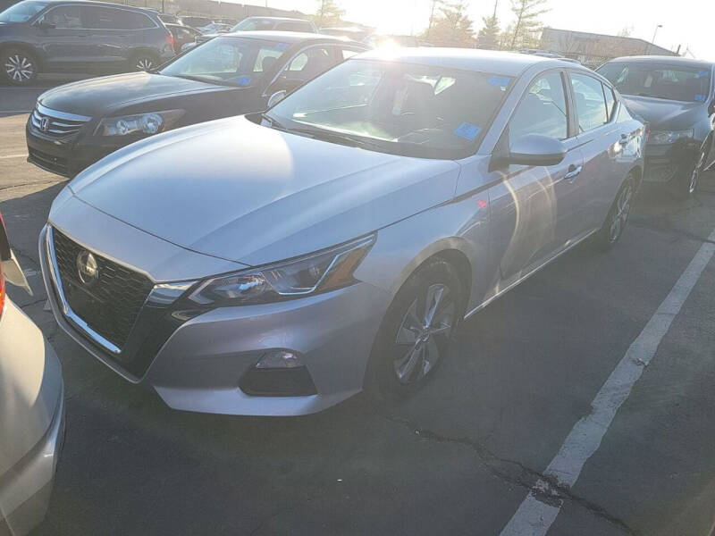 2020 Nissan Altima for sale at Flash Ryd Auto Sales in Kansas City KS