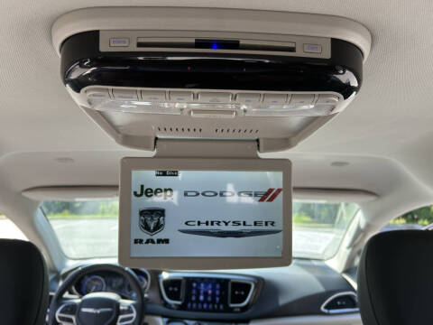 2017 Chrysler Pacifica Touring-L
