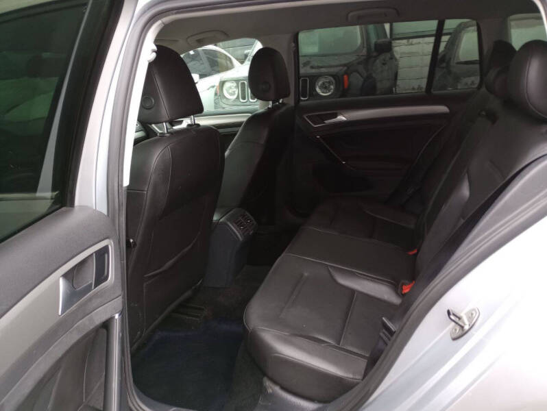 2015 Volkswagen Golf SportWagen TDI S