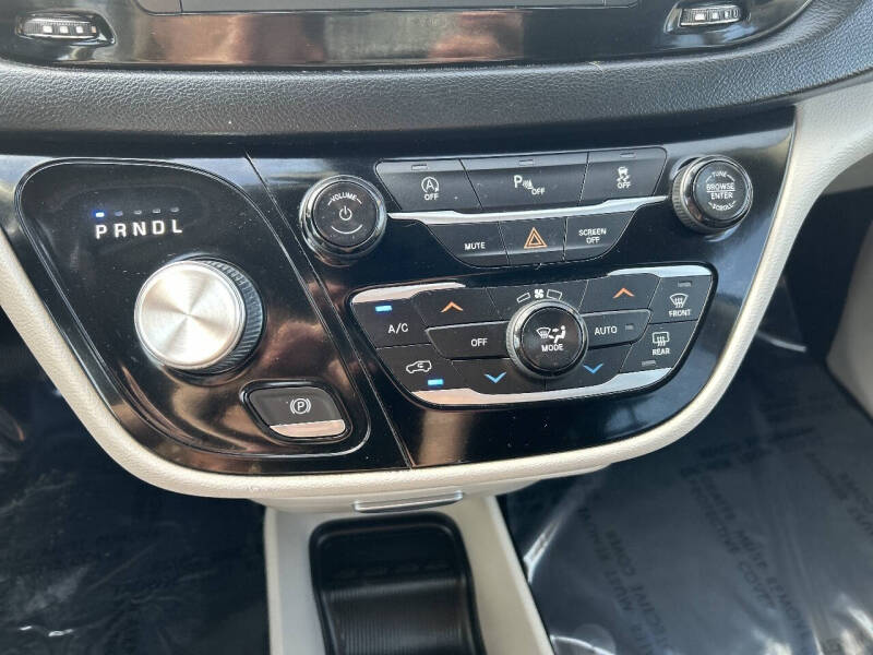 2019 Chrysler Pacifica Touring L