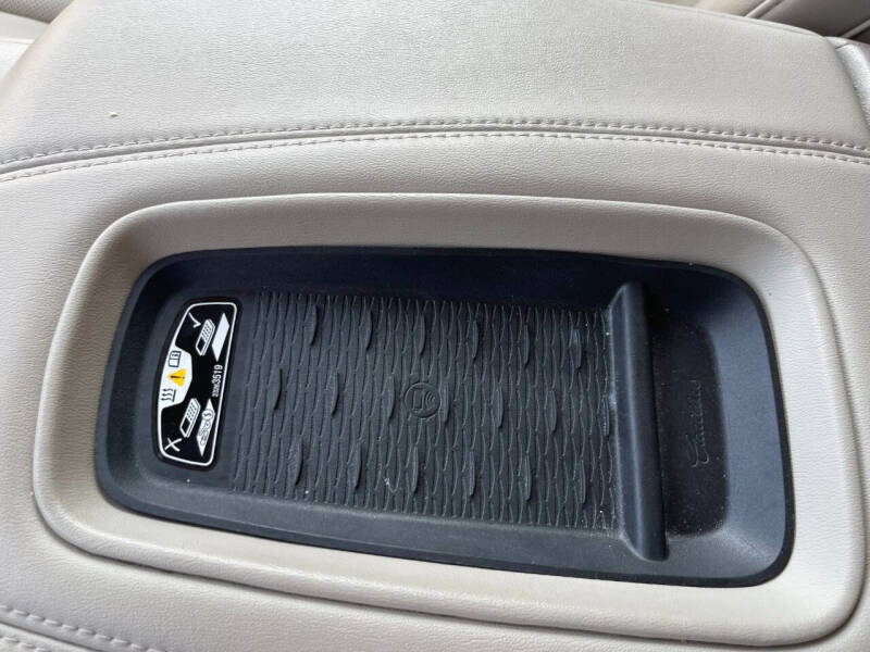 2016 Cadillac Escalade ESV Luxury Collection