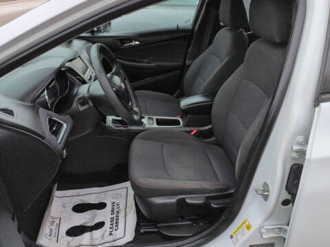 2017 Chevrolet Cruze LS Auto