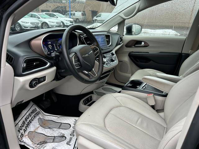 2017 Chrysler Pacifica Touring-L Plus