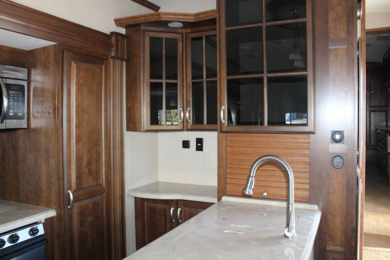 2016 Forest River Cardinal 325RL