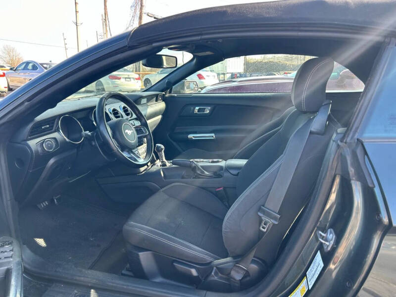 2016 Ford Mustang V6