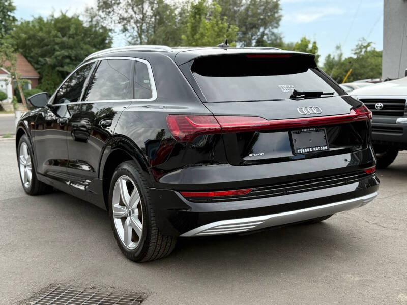 2019 Audi e-tron quattro Premium Plus