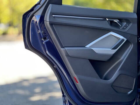 2021 Audi Q3 quattro Premium 40 TFSI