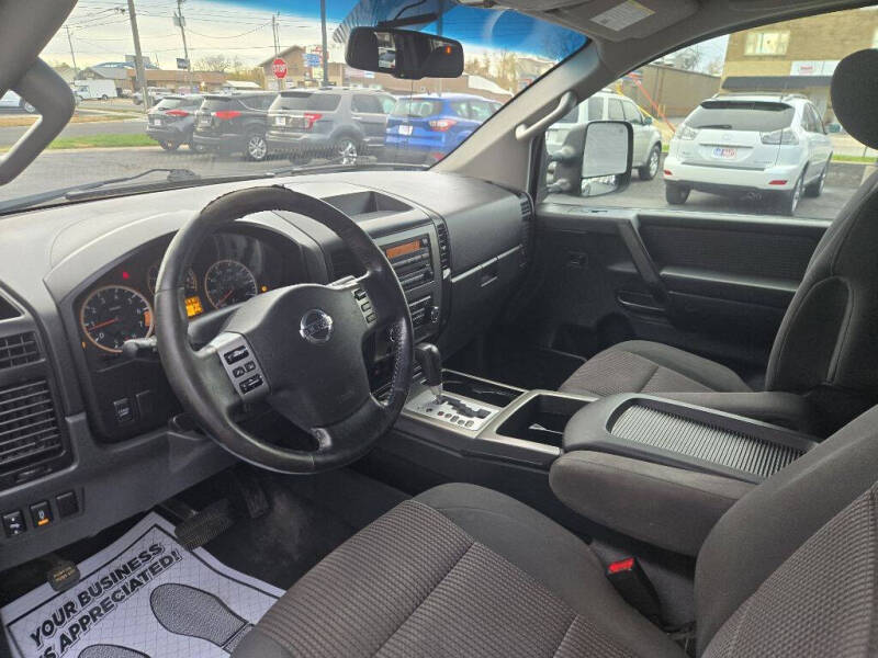 2012 Nissan Titan SV