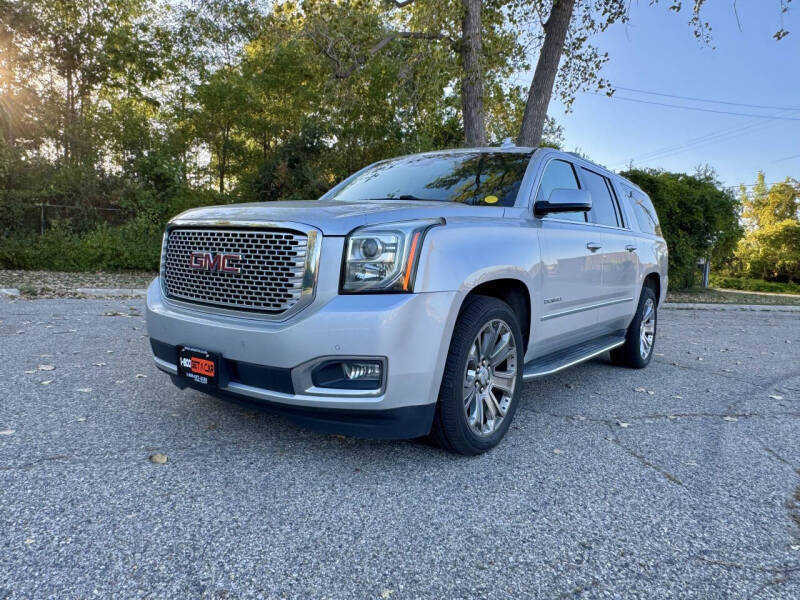 2016 GMC Yukon XL Denali's photo
