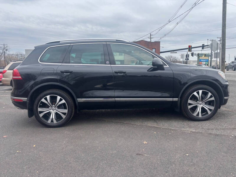 2017 Volkswagen Touareg V6 Wolfsburg