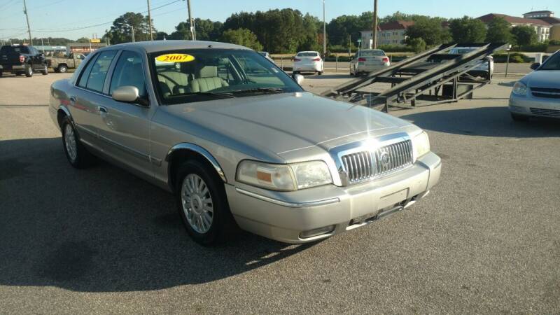 2007 Mercury Grand Marquis for sale at Kelly & Kelly Supermarket of Cars in Fayetteville NC